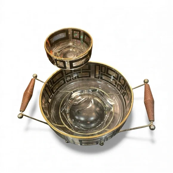 MCM Chip and Dip with Stand Hard to Find - Picture 2 of 7